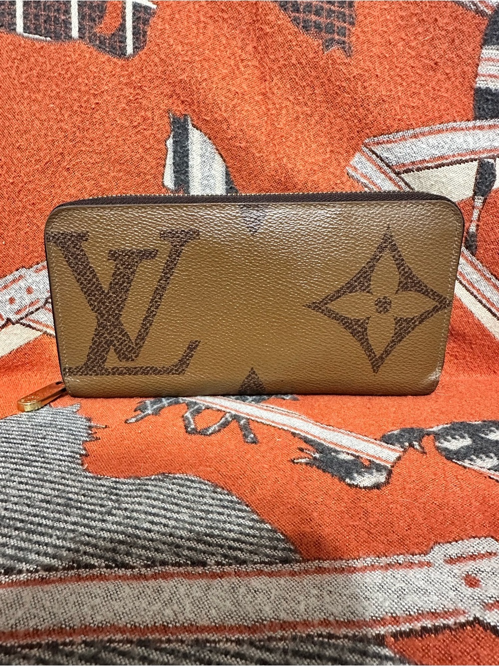 LOUIS VUITTON ❤️🌟 TAN & BROWN MONOGRAM GIANT ZIPPY WALLET MICROCHIP⭐️